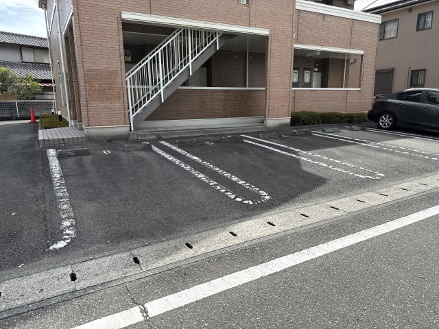 プリムローズの駐車場