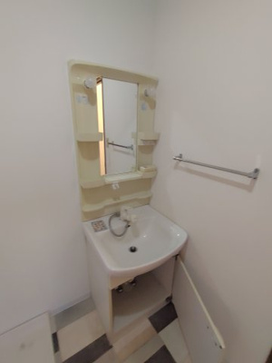 【洗面所】 | Bergおぐり | 同建物内別部屋の写真です。