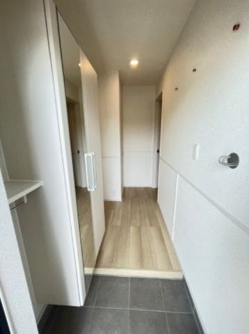 【玄関】 | ※同タイプの写真です