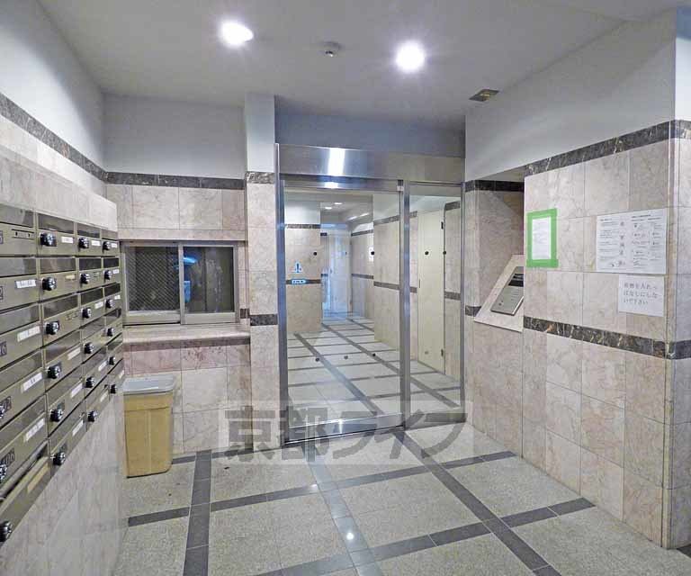 グラシオン西陣のロビー