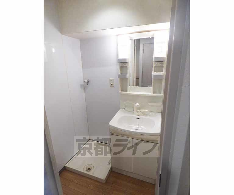 グラシオン西陣の洗面所