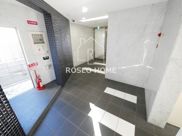 ルミエール北梅田のロビー