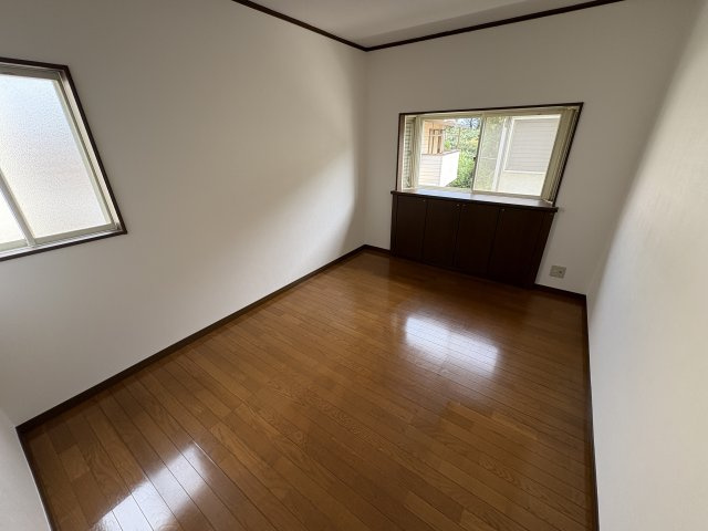 北国分2丁目戸建ての洋室