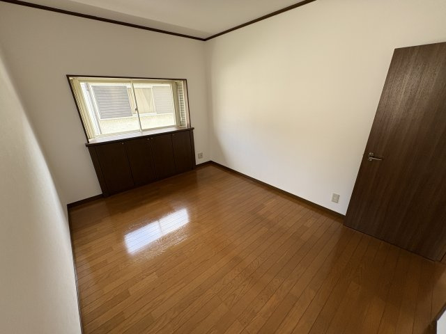 北国分2丁目戸建ての洋室