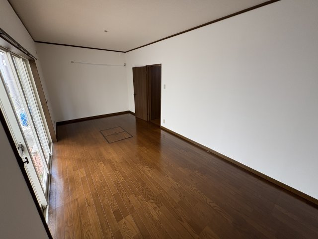 北国分2丁目戸建ての洋室