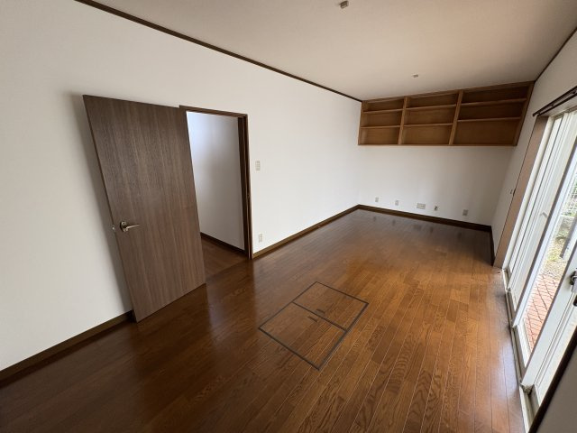 北国分2丁目戸建ての洋室