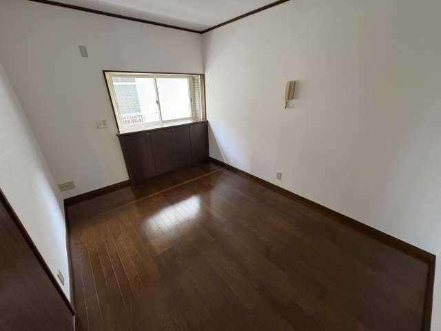 北国分2丁目戸建ての洋室