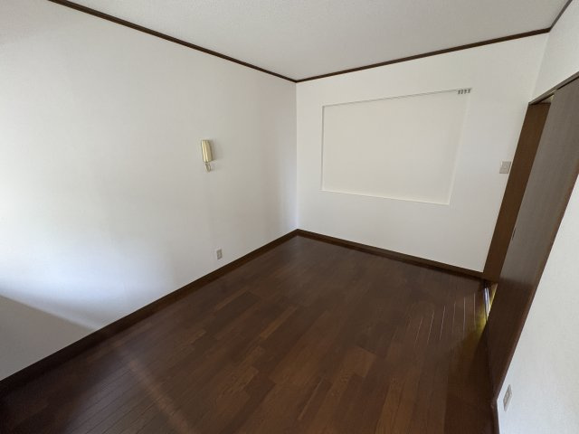 北国分2丁目戸建ての洋室