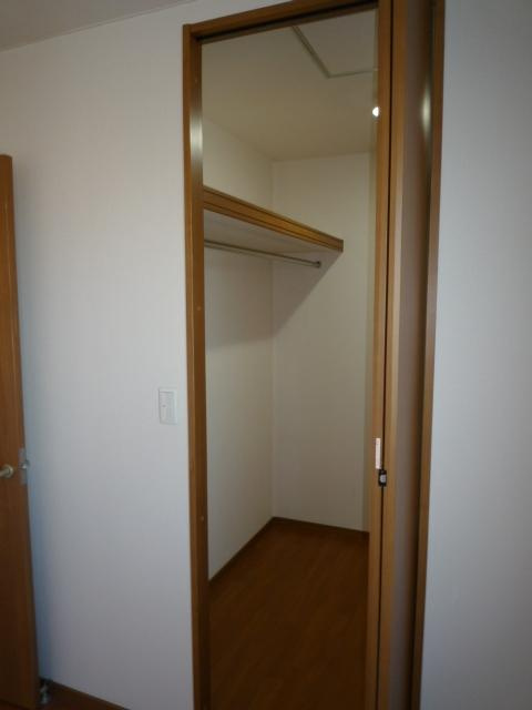 サンハイム浜町Ⅱの居間・リビング|洋室