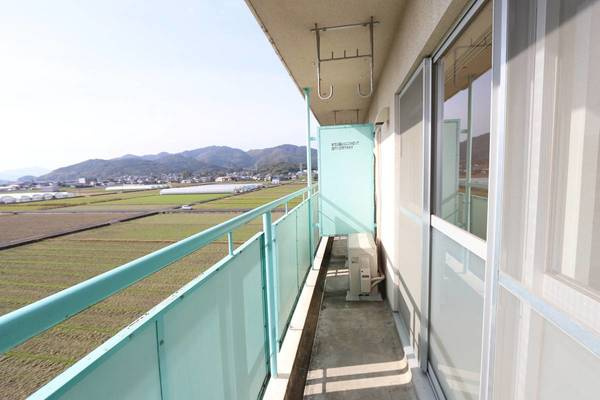 ビレッジハウス直方4号棟のバルコニー|ビレッジハウスの同一物件・同一タイプの間取りの写真です