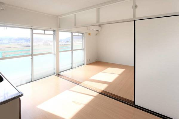 ビレッジハウス直方4号棟の居間・リビング|ビレッジハウスの同一物件・同一タイプの間取りの写真です