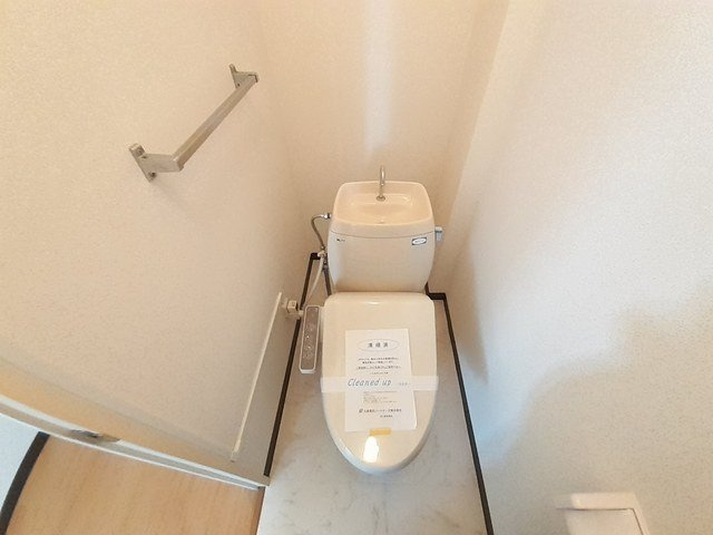 エルシャルマンのトイレ