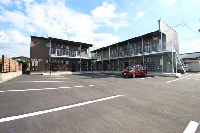 Cu’Lori（クロリ）の駐車場|駐車場があるので、車を買う予定の方も安心です