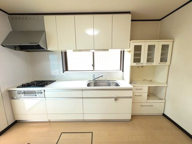 平成25年リフォーム×庭付き家庭菜園にも！栃木市大平町新　中古戸建のキッチン|使いやすいキッチンです。平成25年にリフォーム済みです。