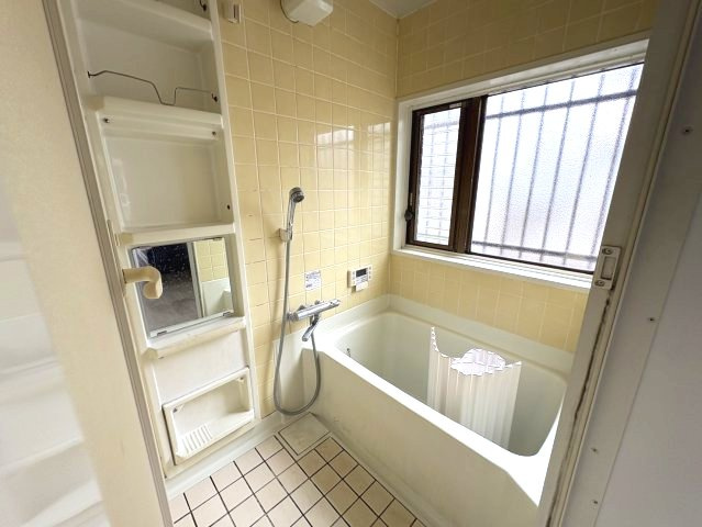 平成25年リフォーム×庭付き家庭菜園にも！栃木市大平町新　中古戸建の浴室|コンパクトで使いやすいお風呂です