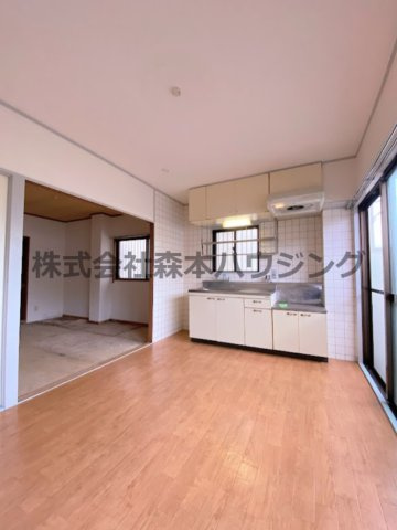 【居間・リビング】 | 　ミロクハイツ寝屋川 | 使いやすい居間です