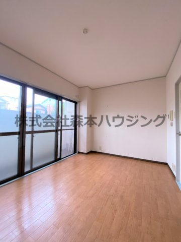 【居間・リビング】 | 　ミロクハイツ寝屋川 | ゆったりとした居間です