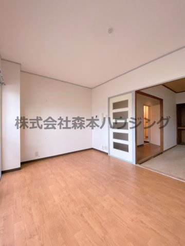 【居間・リビング】 | 　ミロクハイツ寝屋川 | こちらの居間で趣味の時間をお楽しみください