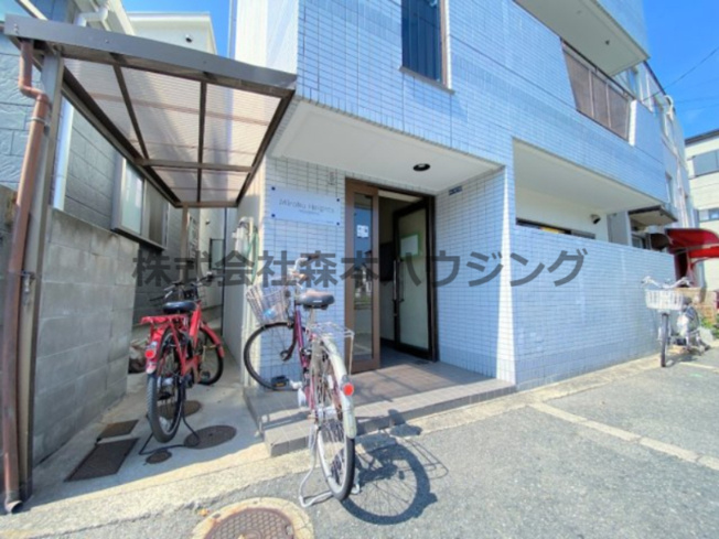 【エントランス】 | 　ミロクハイツ寝屋川 | 落ち着いたエントランスです