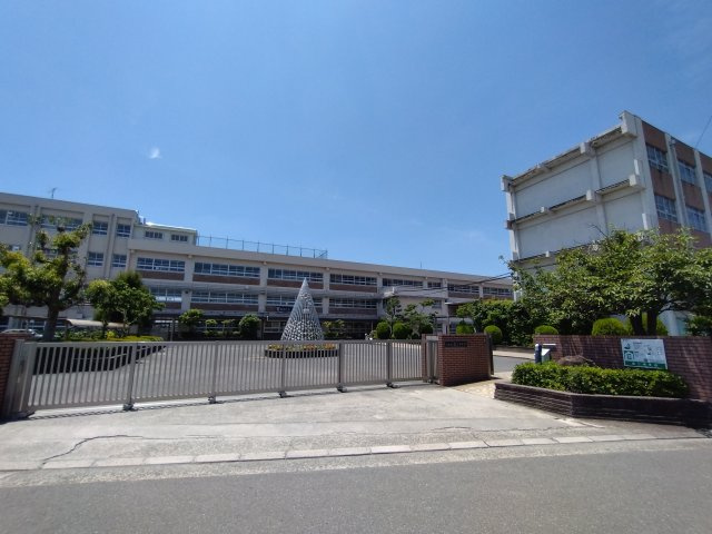 高槻市名神町売土地の周辺|高槻市立第二中学校　徒歩10分（約800ｍ）