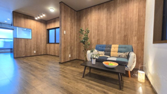 【居間・リビング】 | 大東市泉町1丁目　リフォーム済中古戸建