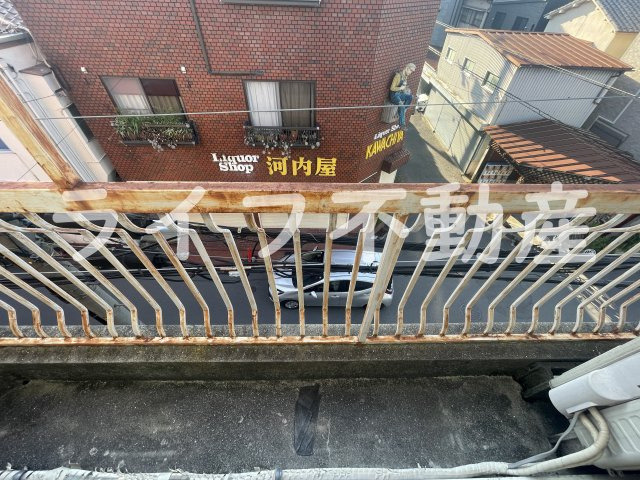 サンハウスのバルコニー|外からの目が気にならないバルコニーで洗濯物が干せます