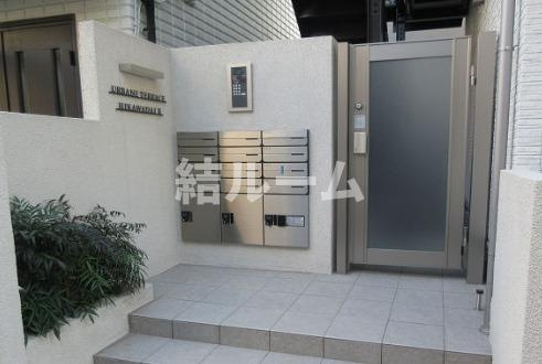 練馬区氷川台４丁目のアパートのエントランス