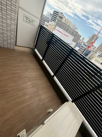 大阪市中央区鎗屋町１丁目の賃貸マンションのバルコニー