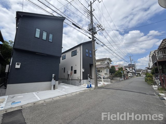 平塚市札場町新築戸建て　8期2号棟の前面道路含む現地写真|前面道路含む現地写真です。