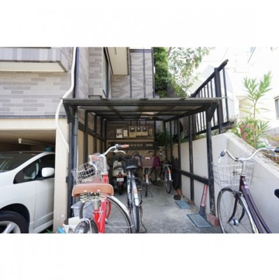 【外観】 | 浅井邸 | 駐輪スペース