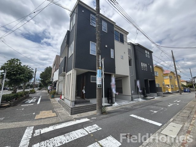 平塚市夕陽ケ丘新築戸建て　A号棟の前面道路含む現地写真|前面道路含む現地写真です。