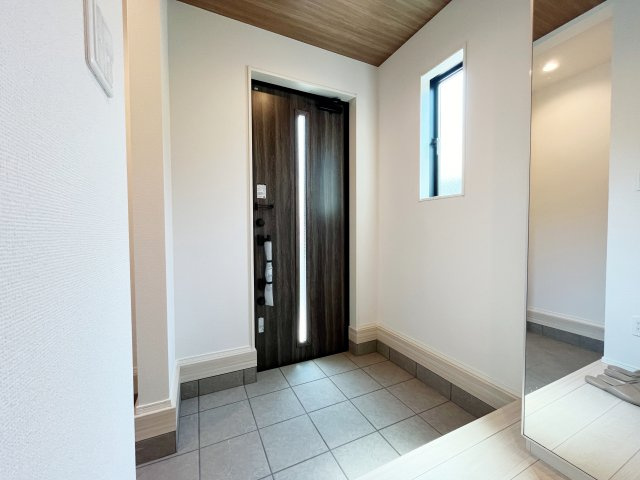 『八王子市新築戸建て』八王子市平岡町1-2【仲介手数料無料】　３期の玄関|～仲介手数料無料☆八王子ひなた不動産～　八王子市平岡町　新築戸建て