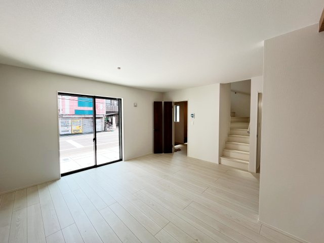 『八王子市新築戸建て』八王子市平岡町1-2【仲介手数料無料】　３期の居間・リビング|～仲介手数料無料☆八王子ひなた不動産～　八王子市平岡町　新築戸建て