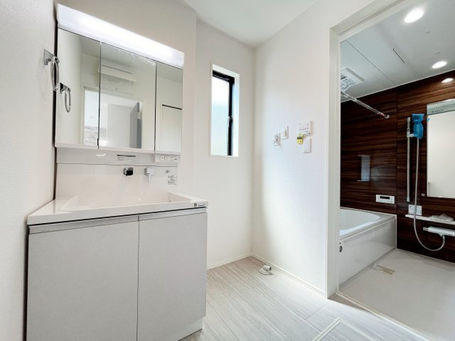 『八王子市新築戸建て』八王子市平岡町1-2【仲介手数料無料】　３期の独立洗面台|～仲介手数料無料☆八王子ひなた不動産～　八王子市平岡町　新築戸建て