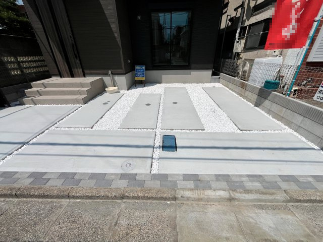 『八王子市新築戸建て』八王子市平岡町1-2【仲介手数料無料】　３期の駐車場|～仲介手数料無料☆八王子ひなた不動産～　八王子市平岡町　新築戸建て