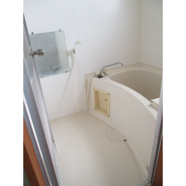 小栗ビルの浴室