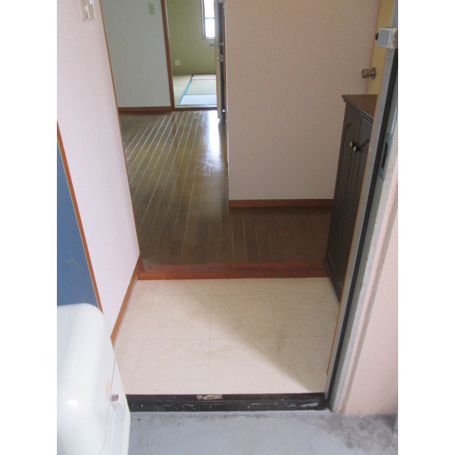 小栗ビルの玄関