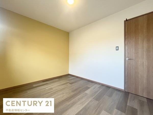 【洋室】 | 小林東２丁目　中古戸建 | 配置しやすい居室です！