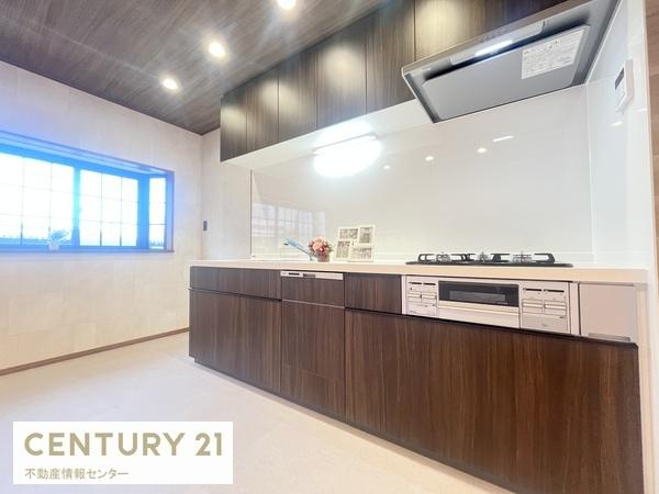 【キッチン】 | 小林東２丁目　中古戸建 | 食器用洗浄機能付きのシステムキッチン新調！