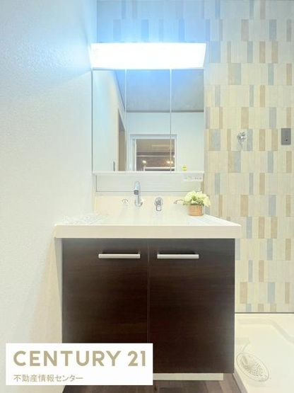 【駐車場】 | 小林東２丁目　中古戸建 | 独立洗面台新調！