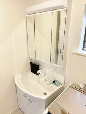 【洗面所】 | ■１８０万円値下げしました■茨木市沢良宜浜2丁目■駅徒歩圏の南向き物件