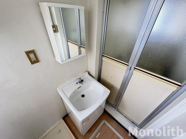ビレッジハウス葛ノ葉4号館の洗面所