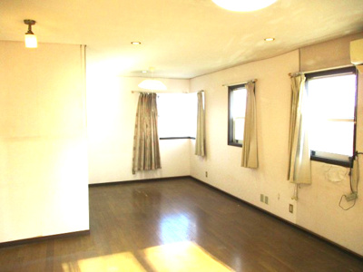 【居間・リビング】 | 徳力七丁目13番5号（B-11）