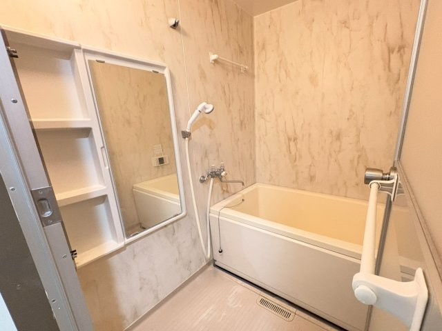 ライオンズマンション西明石第二の浴室