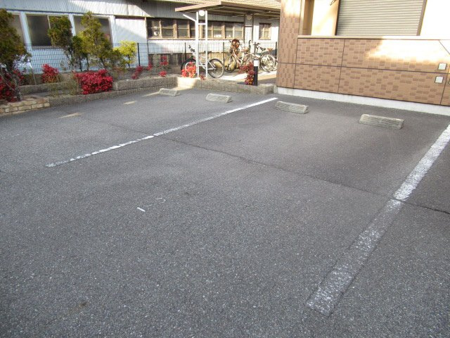 ルーエンハイムの駐車場