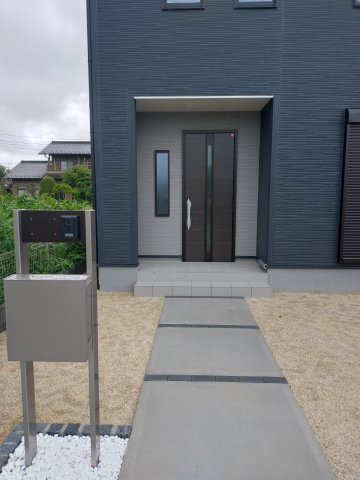 笠間市笠間　第10の玄関|エントランスです。帰りたくなる家、住む幸せ、ご見学の際はお問合せ下さい。心よりお待ちしております～。