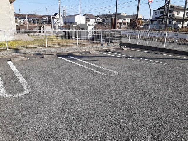 シャルマン・ベナの駐車場