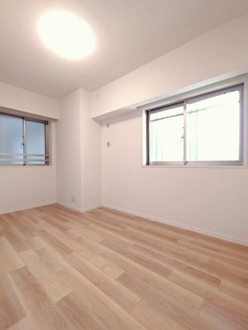 グランスイート本厚木の洋室