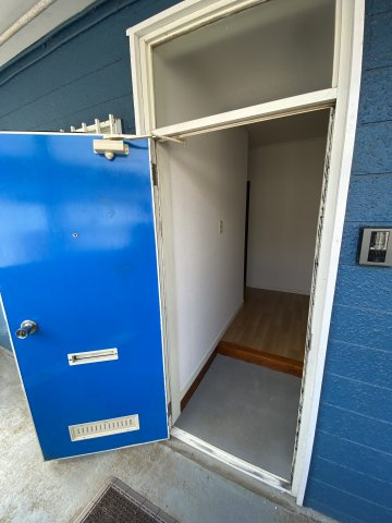 ブルークレールの玄関