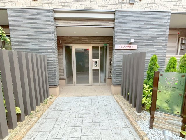 クレスト神崎川のエントランス
